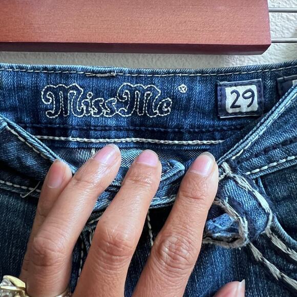 Miss Me Women's Signature Cuffed Capri Jeans Rhinestone Flap Pocket Cropped 29 - Picture 5 of 10